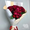 Букет из 11 красных ажурных роз